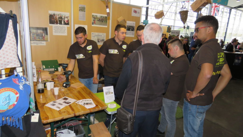 Stand au championnat des mini-entreprises à la foire de Rouen