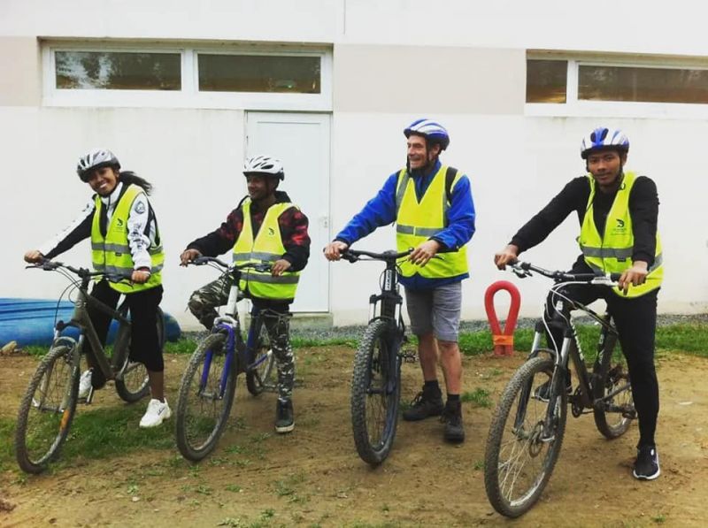 activités sportives (vélo) avec les étudiants malgaches